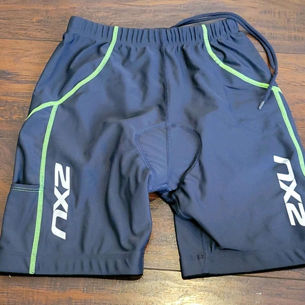 2xu bike shorts with padding
